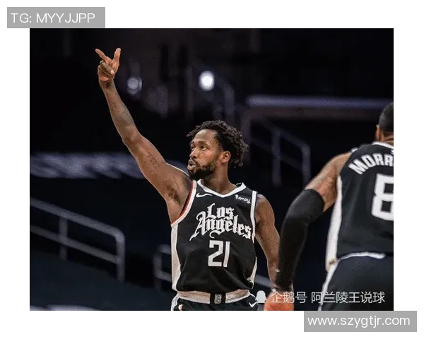 荷甲芬洛与费耶诺德比赛因不明原因中断引发球迷热议