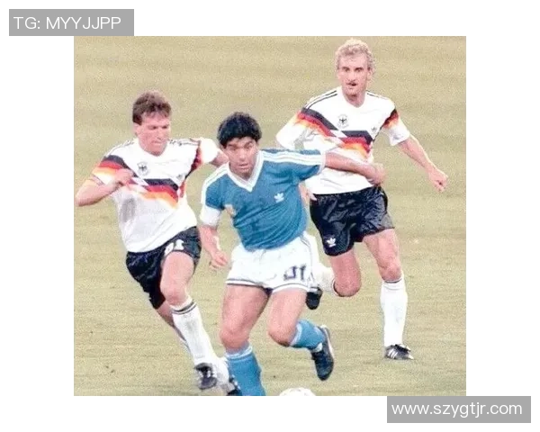 八二年世界杯经典对决巴西与阿根廷的传奇之战回顾与分析